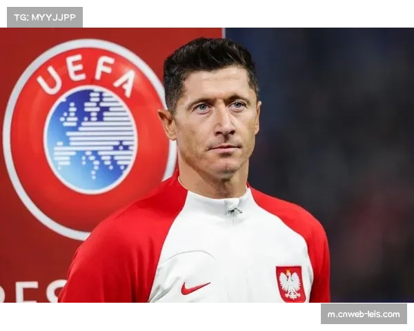 36岁莱万赛季攻入25球 展现老将门前终结稳定性